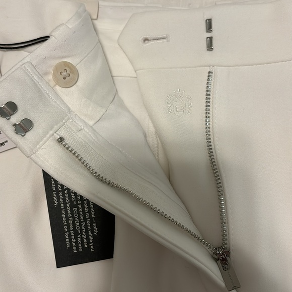 Aritzia Babaton Pleated Short in White - Picture 4 of 11